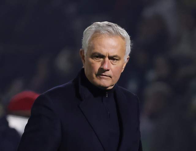 开云体育-中国官网登录入口-点球打飞 63岁穆帅低头认命！欧冠末轮死磕皇马 输球就出局